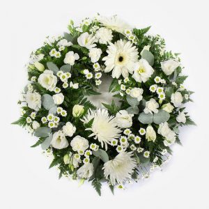 Classic wreath in white